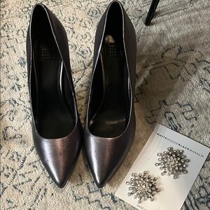 Elegant silver Heels